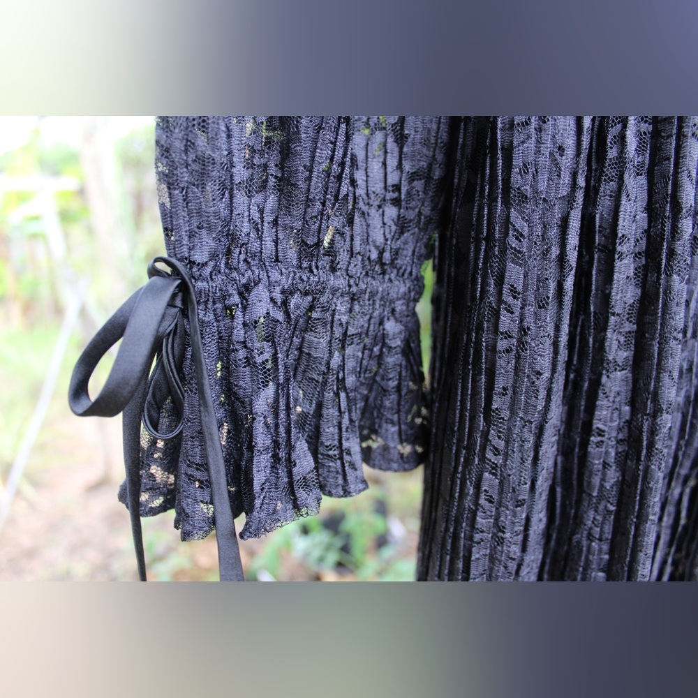 Urban Outfitters fairuza lace maxi dress - Picture 5 of 9